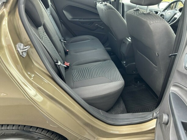 ford-fiesta-bensin-2014-big-9