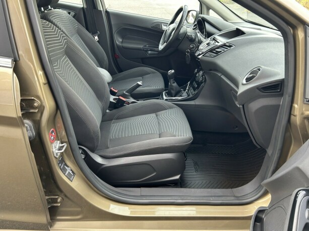 ford-fiesta-bensin-2014-big-10