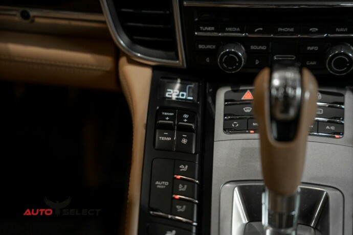 porsche-panamera-diesel-2012-big-43