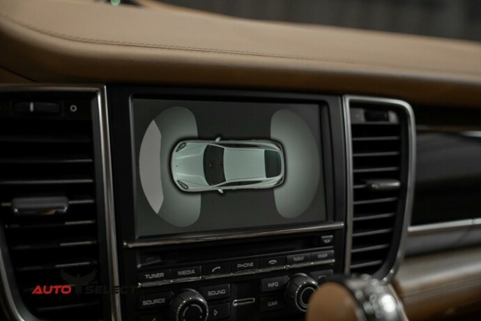 porsche-panamera-diesel-2012-big-50