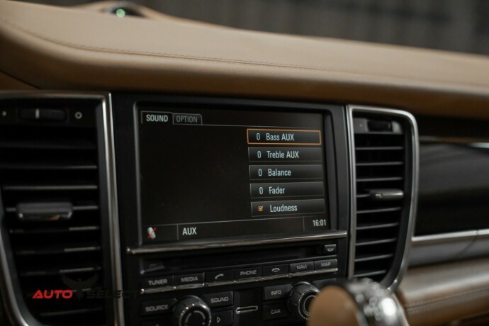 porsche-panamera-diesel-2012-big-49