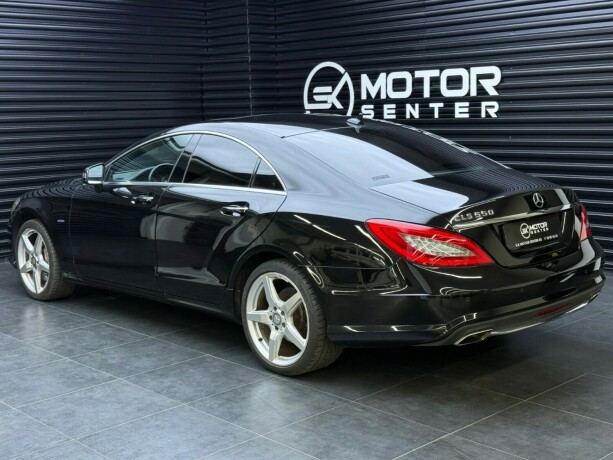 mercedes-benz-cls500-bensin-2012-big-1