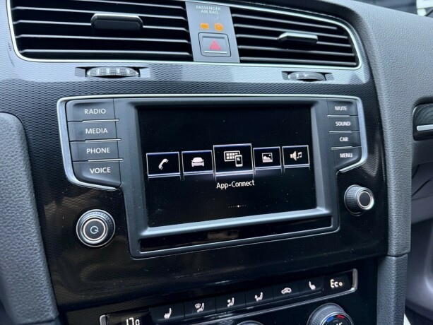 volkswagen-golf-vii-elektrisitetbensin-2017-big-21