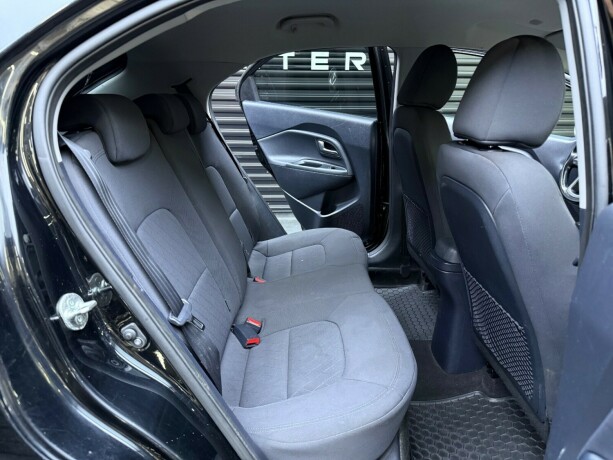 kia-rio-bensin-2015-big-26