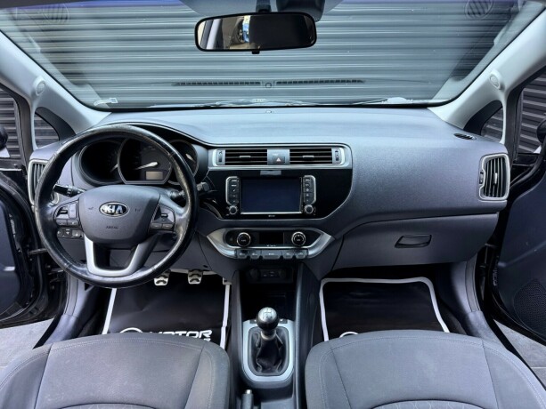kia-rio-bensin-2015-big-8