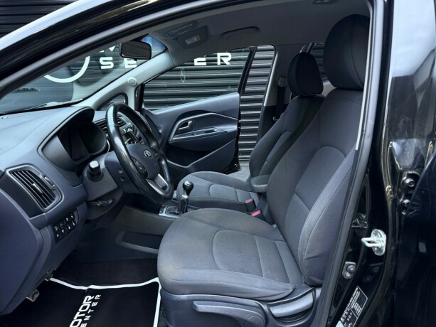 kia-rio-bensin-2015-big-23