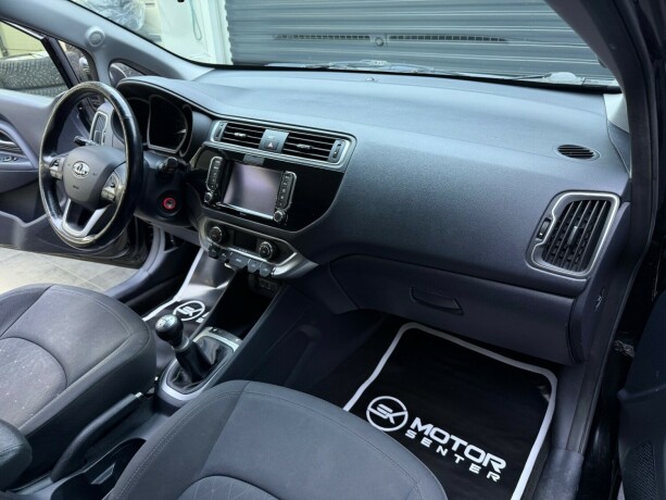 kia-rio-bensin-2015-big-10