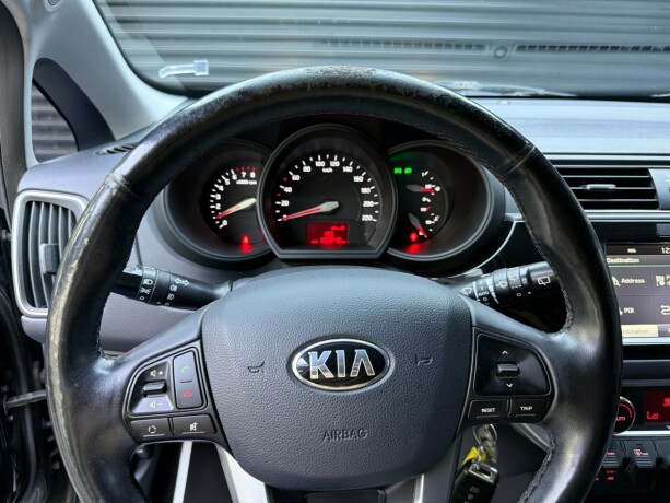 kia-rio-bensin-2015-big-12