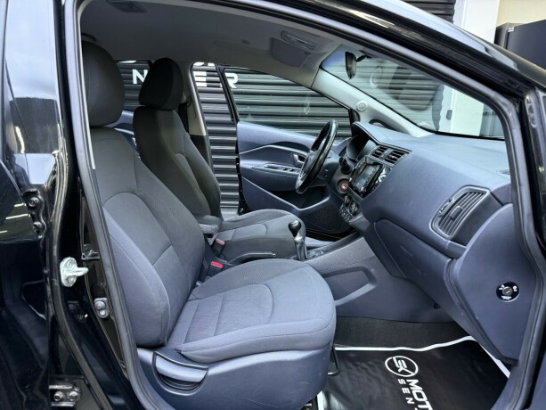 kia-rio-bensin-2015-big-24