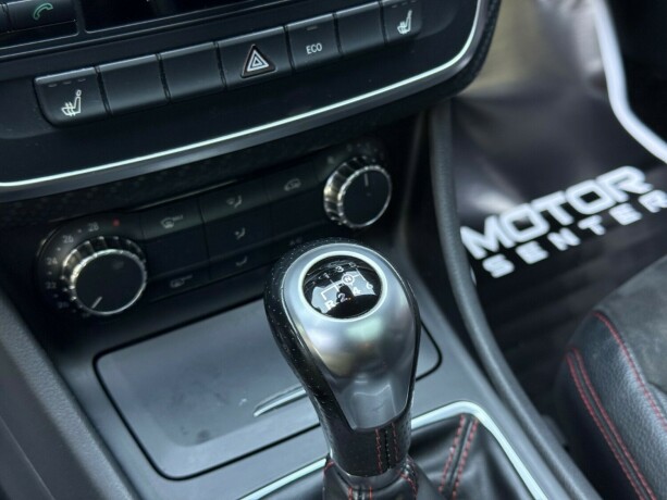 mercedes-benz-a180-bensin-2015-big-23