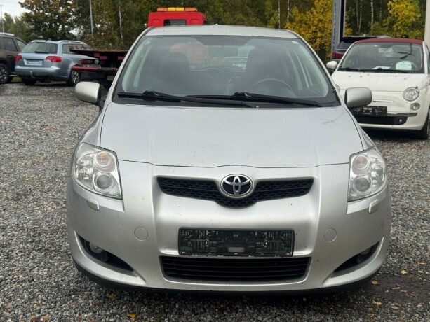 toyota-auris-diesel-2007-big-7