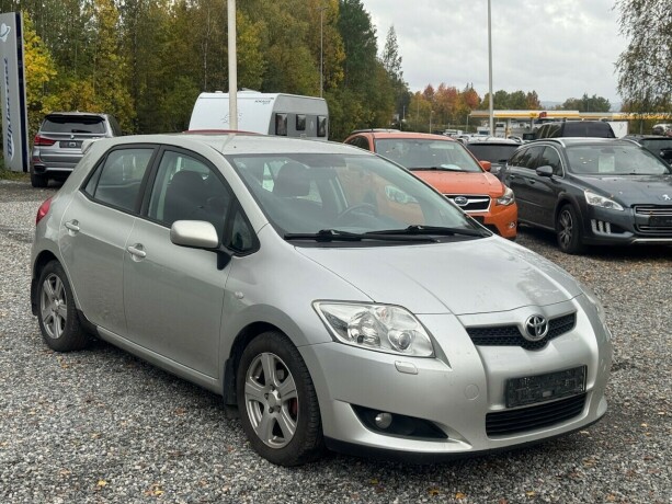 toyota-auris-diesel-2007-big-6
