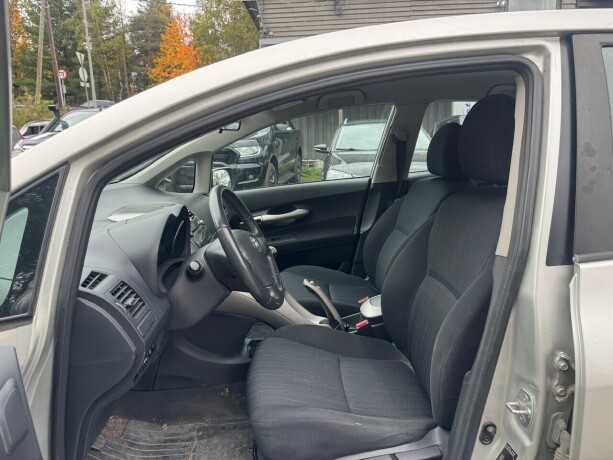 toyota-auris-diesel-2007-big-8