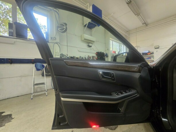 mercedes-benz-e200c-diesel-2012-big-13