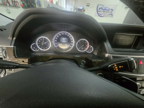 mercedes-benz-e200c-diesel-2012-big-8
