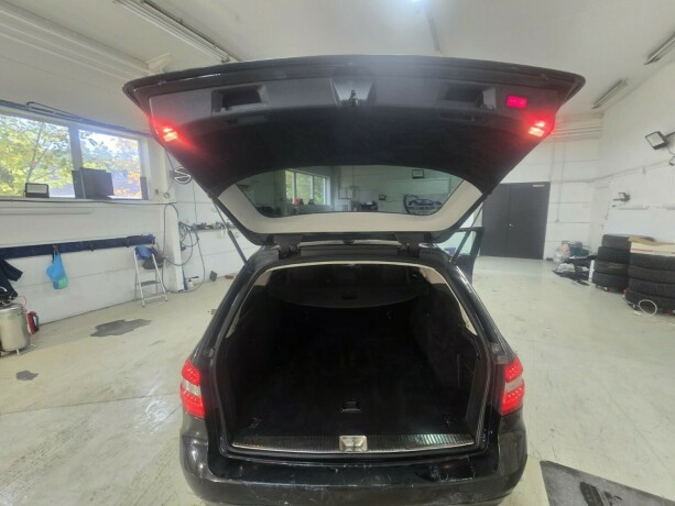 mercedes-benz-e200c-diesel-2012-big-15