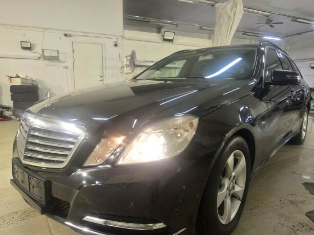 mercedes-benz-e200c-diesel-2012-big-1