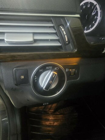 mercedes-benz-e200c-diesel-2012-big-11