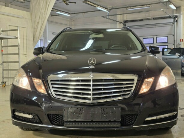 mercedes-benz-e200c-diesel-2012-big-0