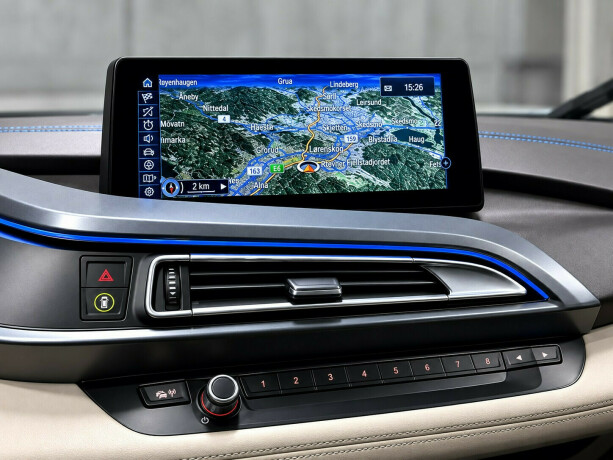 bmw-i8-elektrisitetbensin-2015-big-19