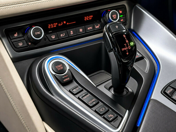 bmw-i8-elektrisitetbensin-2015-big-14