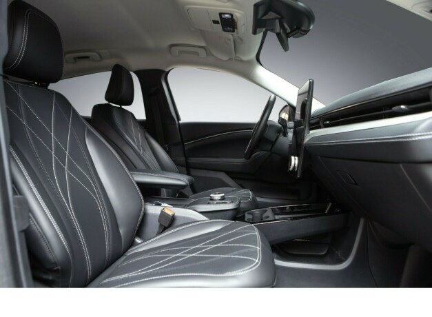 ford-mustang-mach-e-elektrisitet-2023-big-12