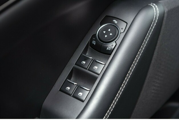 ford-mustang-mach-e-elektrisitet-2023-big-24