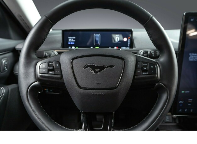 ford-mustang-mach-e-elektrisitet-2023-big-17