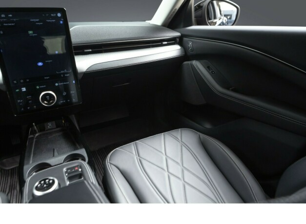 ford-mustang-mach-e-elektrisitet-2023-big-13