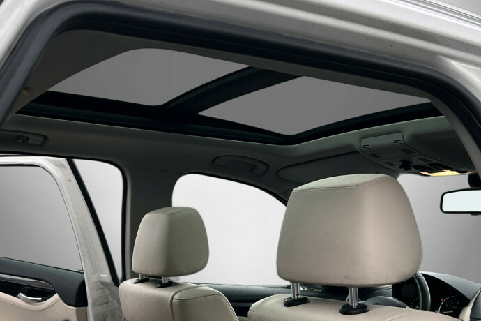 bmw-x1-bensin-2013-big-14