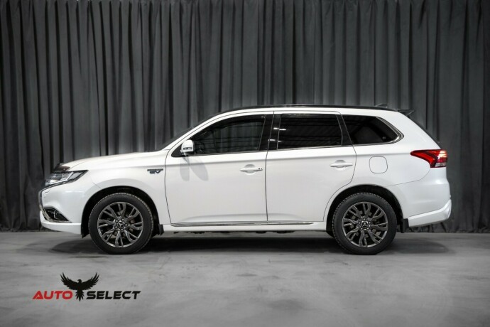 mitsubishi-outlander-elektrisitetbensin-2018-big-7