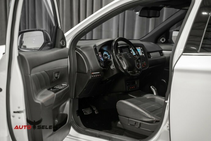 mitsubishi-outlander-elektrisitetbensin-2018-big-20