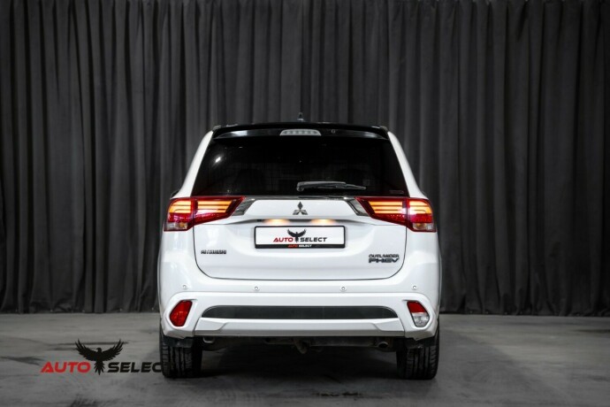 mitsubishi-outlander-elektrisitetbensin-2018-big-8