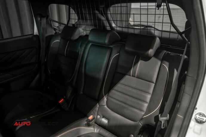 mitsubishi-outlander-elektrisitetbensin-2018-big-17