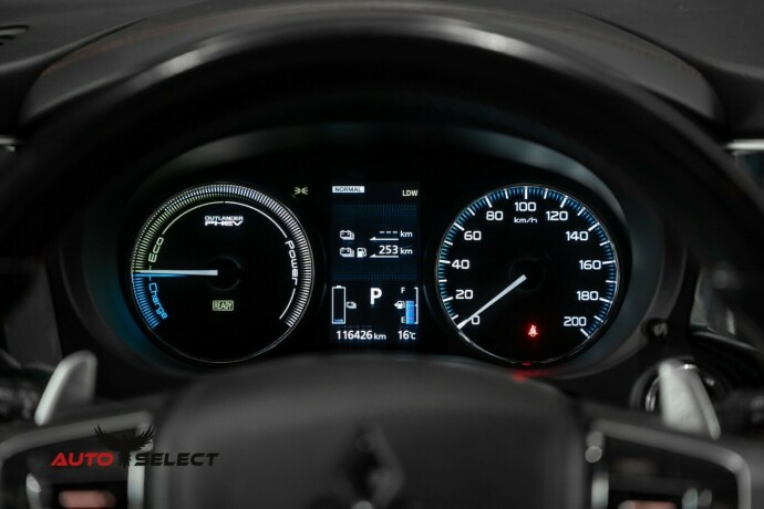mitsubishi-outlander-elektrisitetbensin-2018-big-29