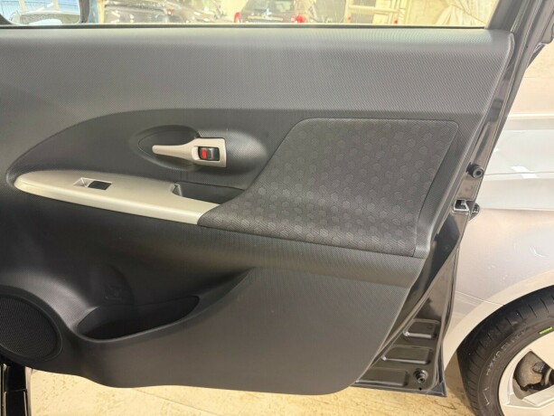 toyota-urban-cruiser-diesel-2010-big-18