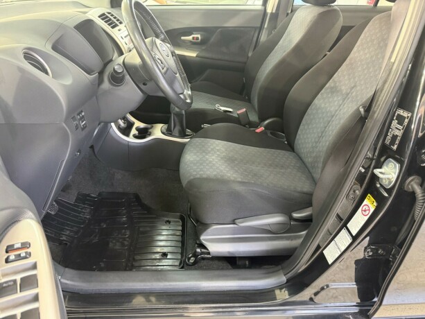 toyota-urban-cruiser-diesel-2010-big-24