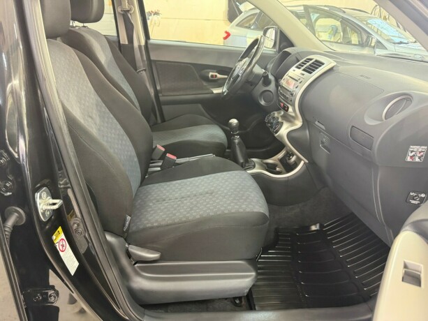 toyota-urban-cruiser-diesel-2010-big-17