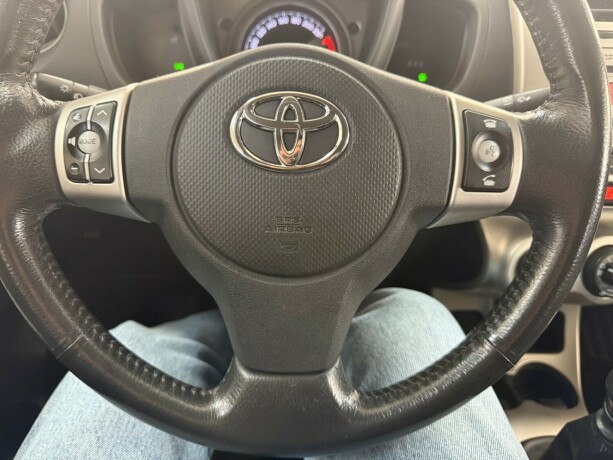 toyota-urban-cruiser-diesel-2010-big-10