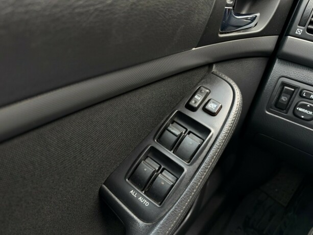 toyota-avensis-bensin-2007-big-18