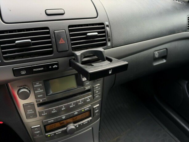 toyota-avensis-bensin-2007-big-21
