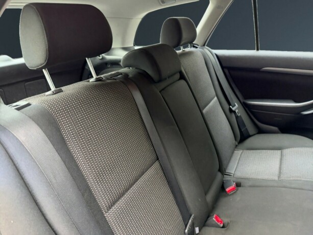 toyota-avensis-bensin-2007-big-10