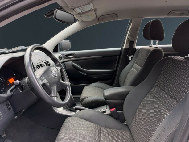 toyota-avensis-bensin-2007-big-9
