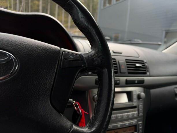 toyota-avensis-bensin-2007-big-15