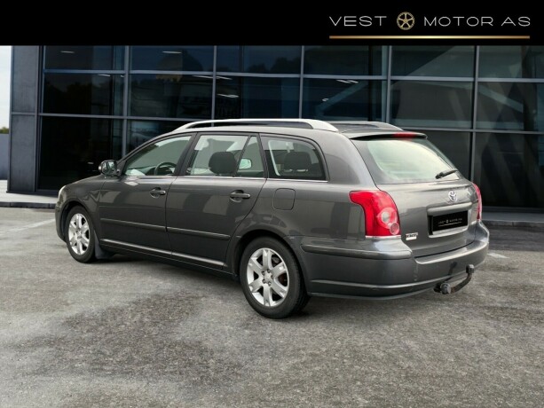 toyota-avensis-bensin-2007-big-4