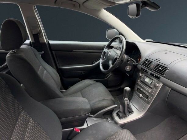 toyota-avensis-bensin-2007-big-11