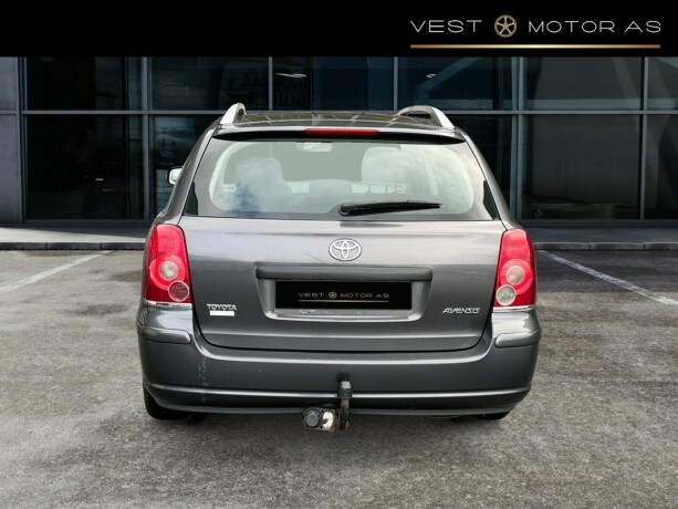 toyota-avensis-bensin-2007-big-5