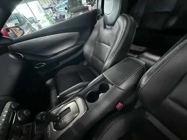 chevrolet-camaro-bensin-2010-big-20