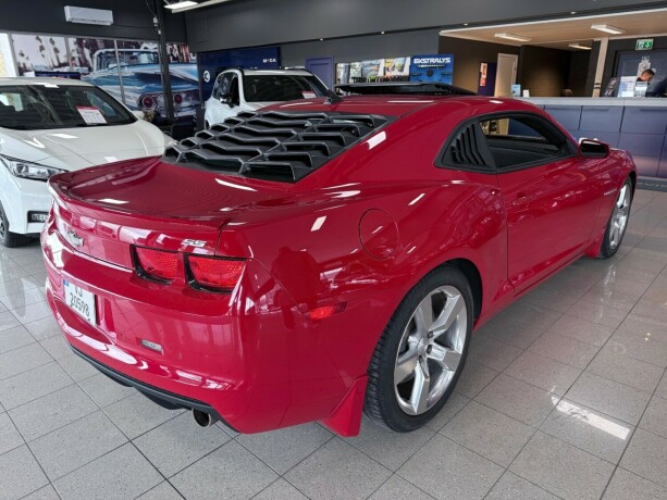 chevrolet-camaro-bensin-2010-big-7