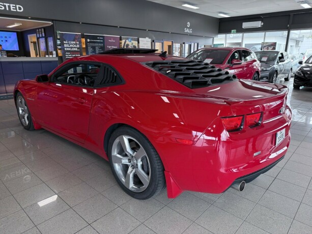 chevrolet-camaro-bensin-2010-big-5